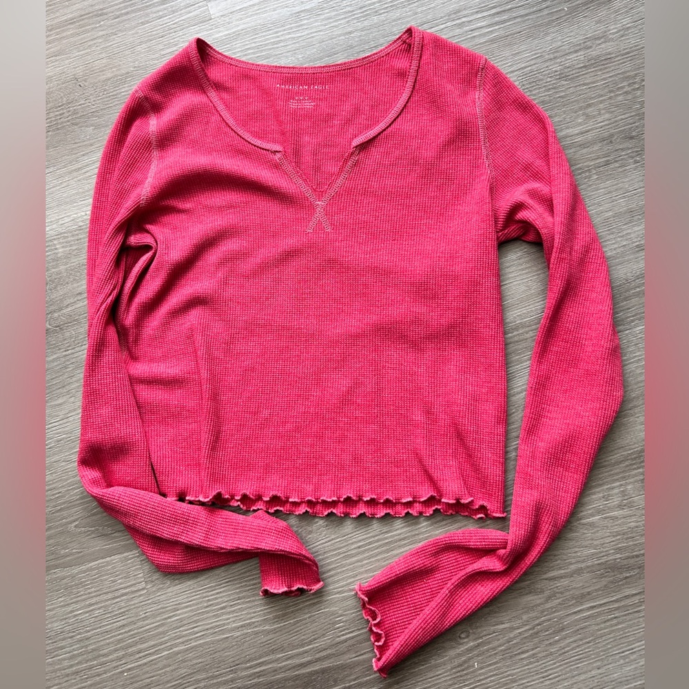 American Eagle Notch Neck Long Sleeve Waffle Thermal Tee Crop Red - size M